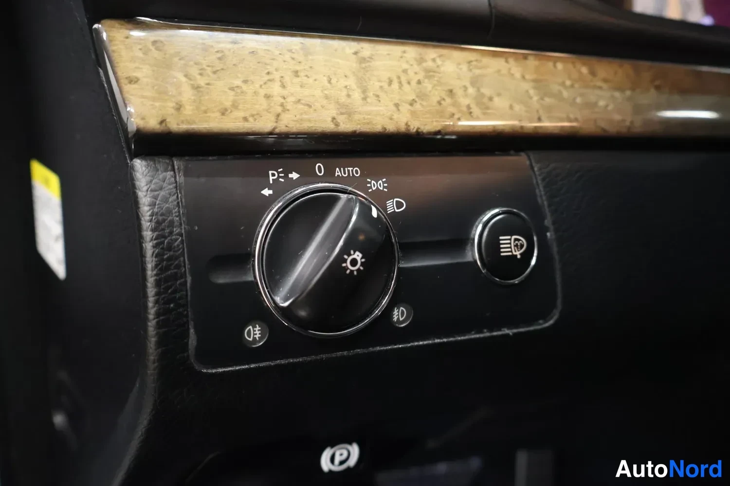 Hopea Mercedes-Benz E 550 2007, kuva 24