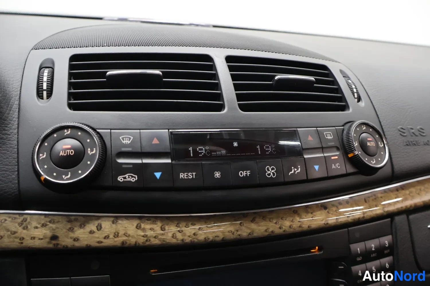 Hopea Mercedes-Benz E 550 2007, kuva 16