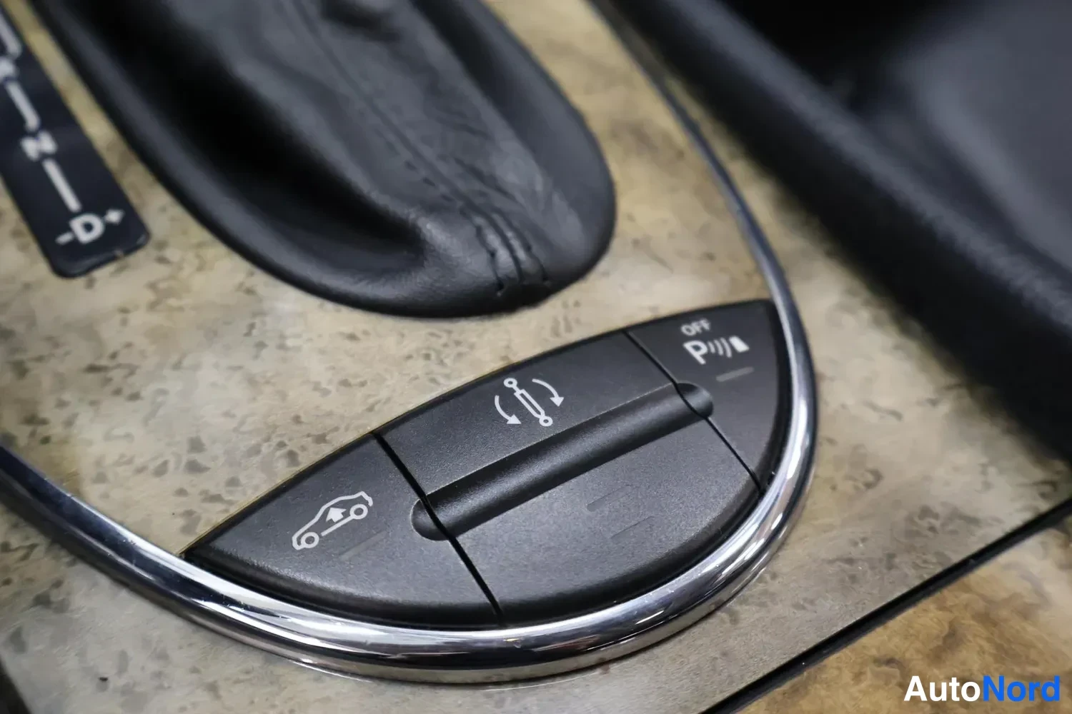 Hopea Mercedes-Benz E 550 2007, kuva 19