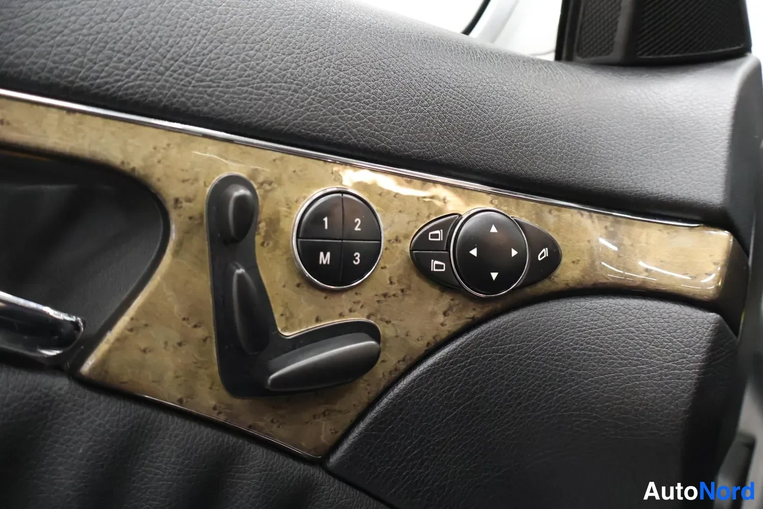 Hopea Mercedes-Benz E 550 2007, kuva 8
