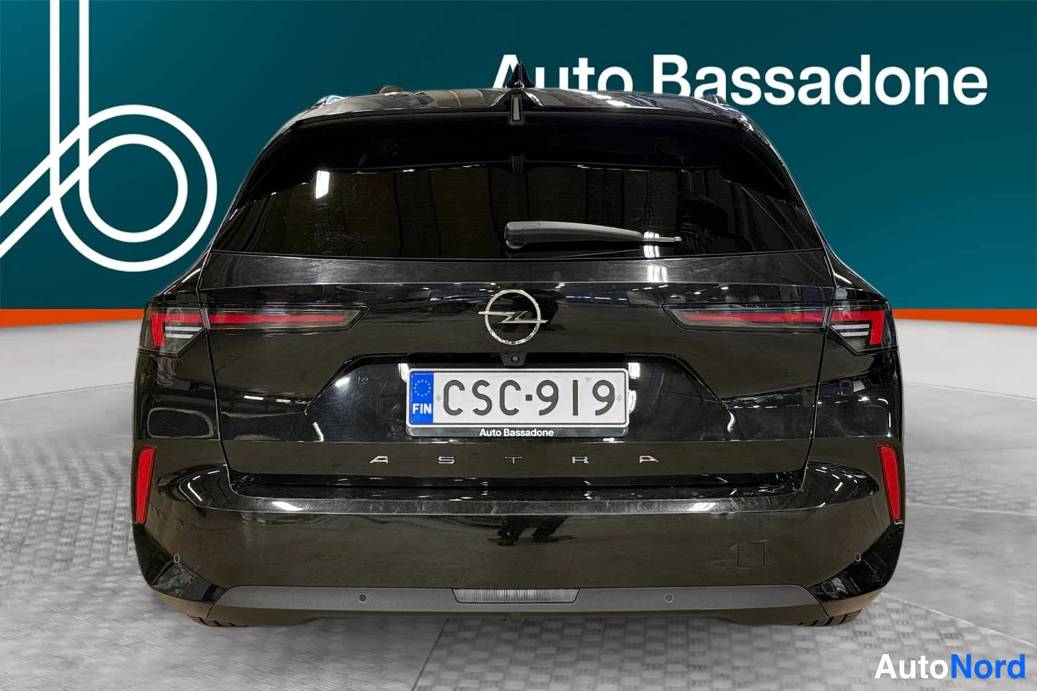 Musta Opel Astra Sports Tourer 2024, takaa, kuva 8