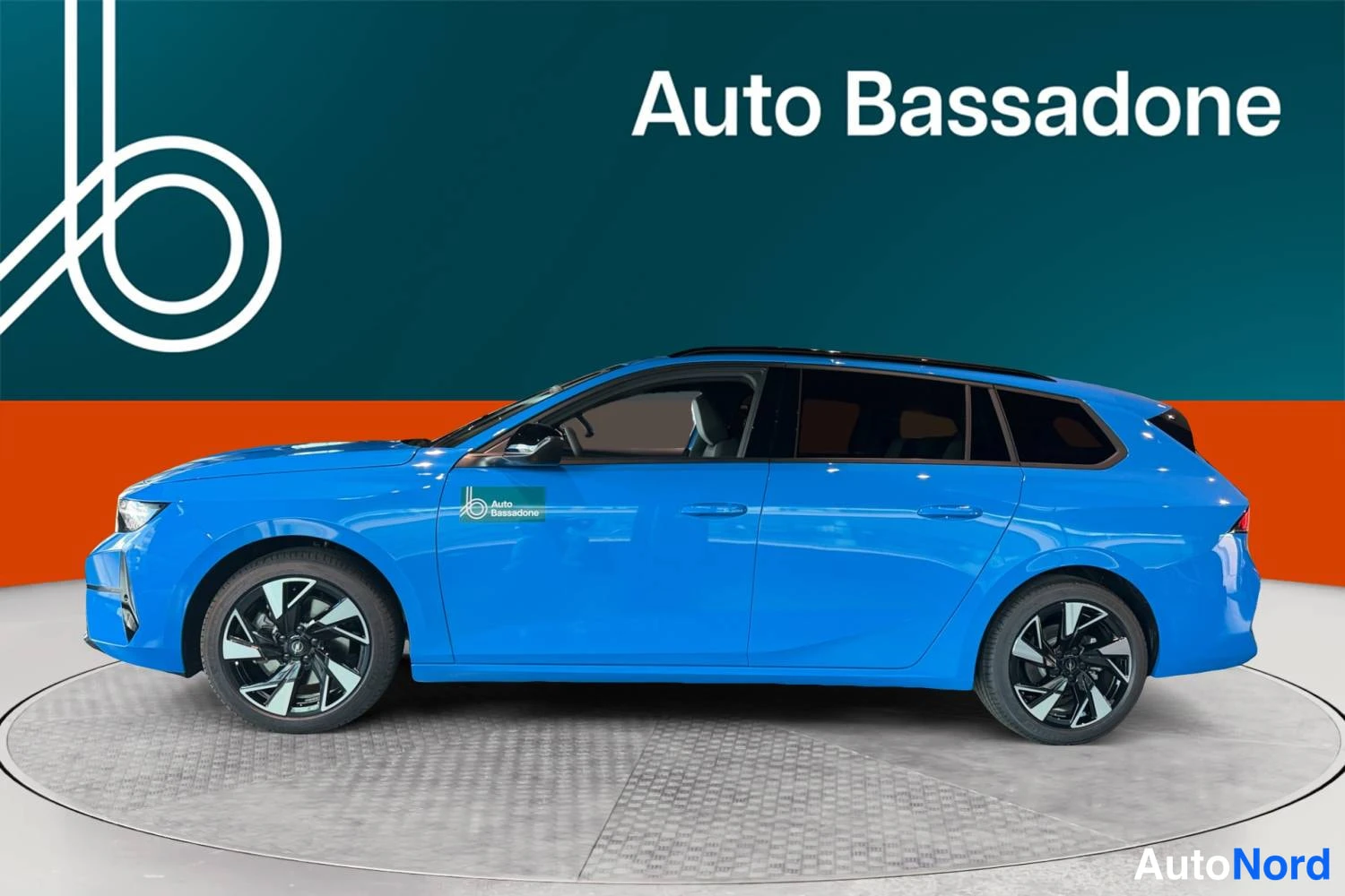 Sininen Opel Astra sports tourer 2026, kuva 14