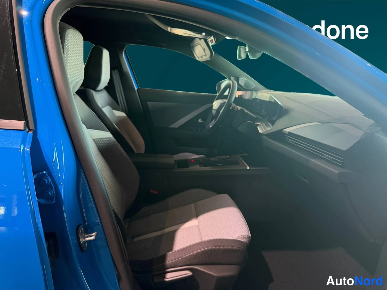 Sininen Opel Astra sports tourer 2026, kuva 17