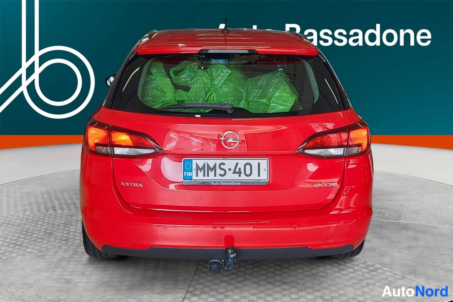Punainen Opel Astra Sports Tourer 2017, takaa, kuva 8