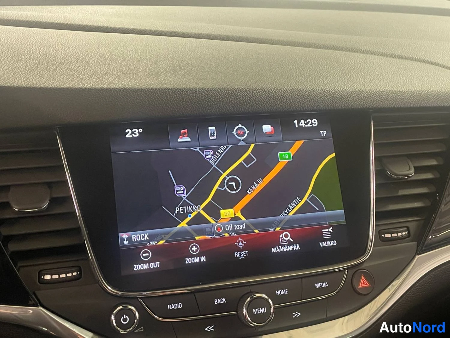 Punainen Opel Astra Sports Tourer 2018, kuva 23