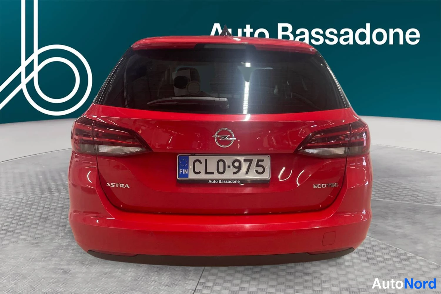 Punainen Opel Astra Sports Tourer 2018, takaa, kuva 8