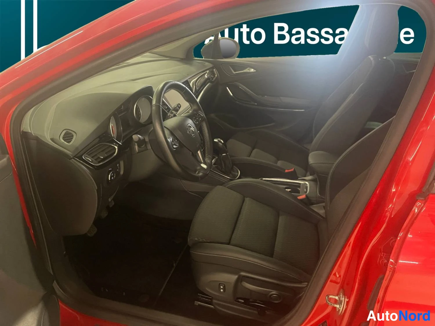 Punainen Opel Astra Sports Tourer 2018, kuva 13