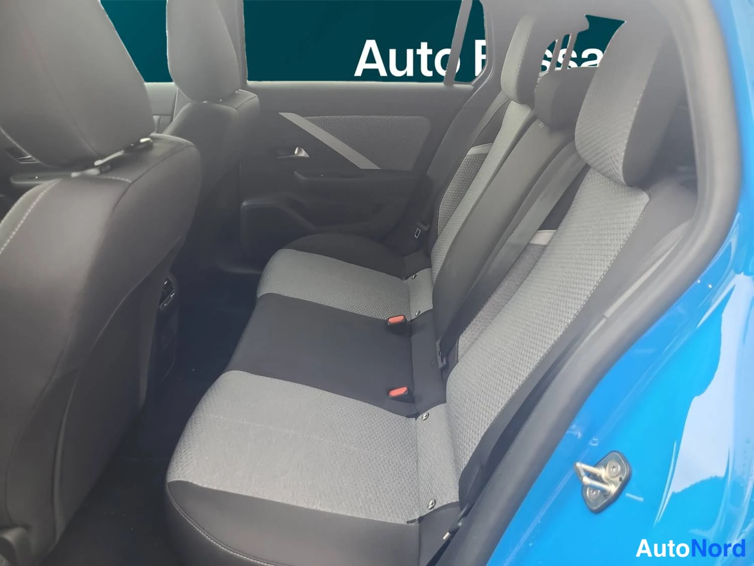 Sininen Opel Astra Sports Tourer 2026, kuva 11
