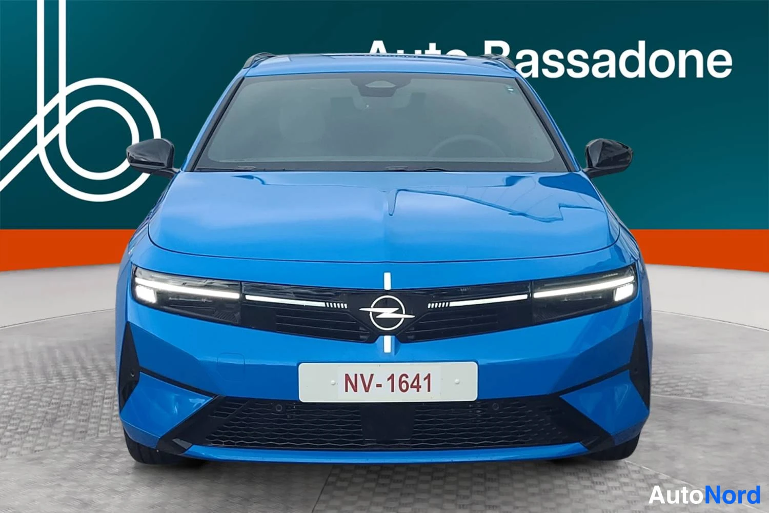 Sininen Opel Astra Sports Tourer 2026, edestä, kuva 5