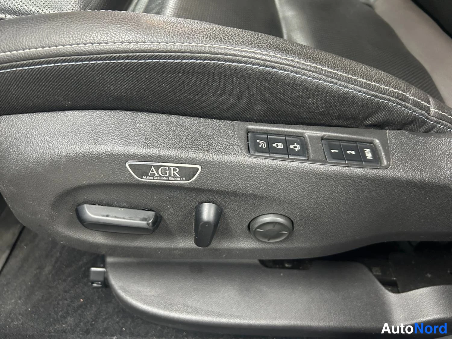 Sininen Opel Astra Sports Tourer 2018, kuva 15