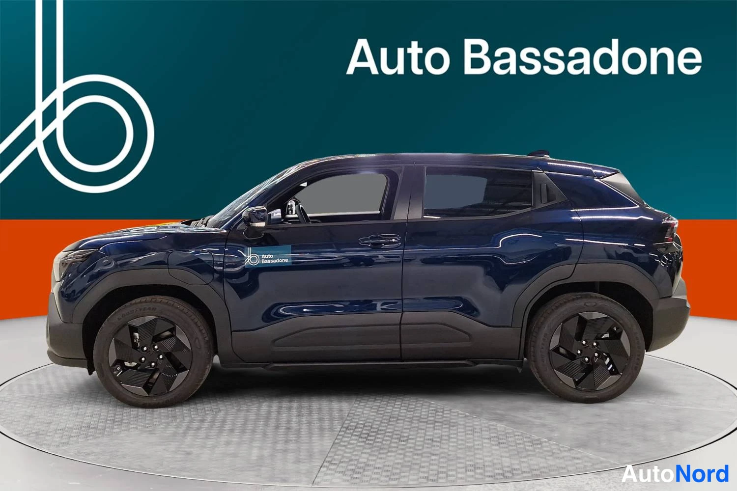 Sininen Suzuki E vitara 2026, sivulta, kuva 4
