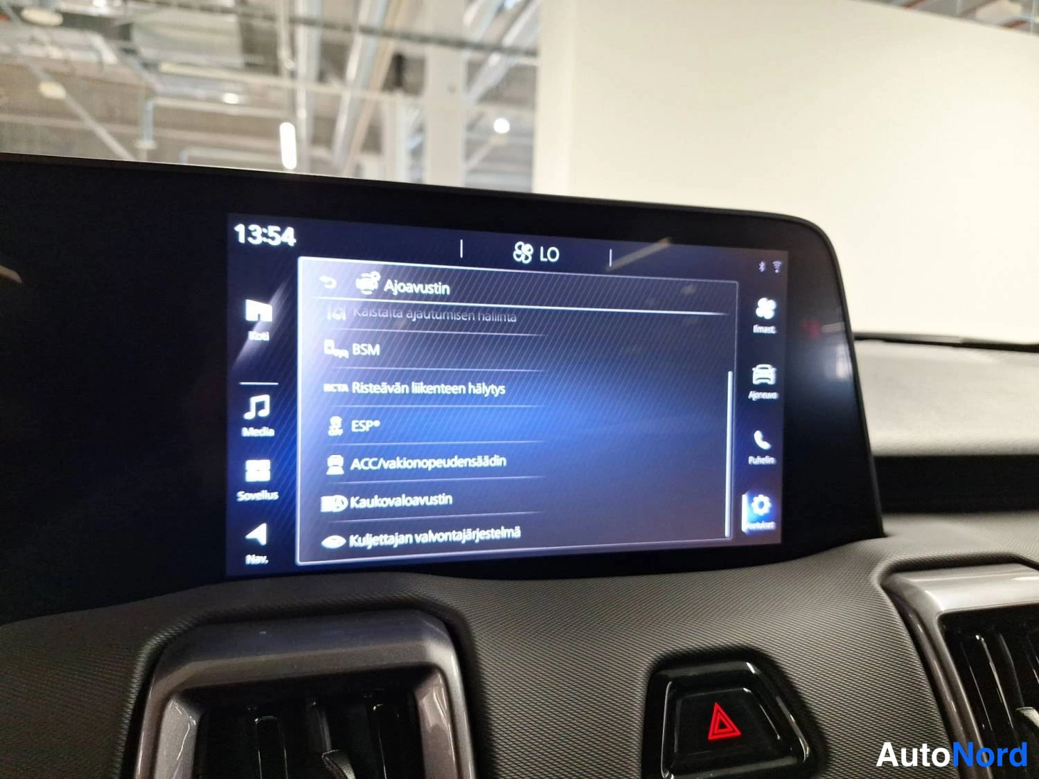 Sininen Suzuki E vitara 2026, kuva 18