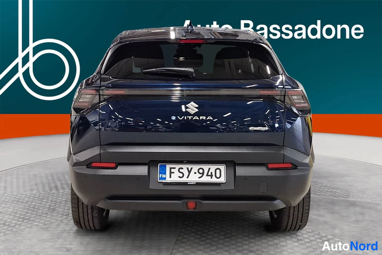 Sininen Suzuki E vitara 2026, takaa, kuva 7