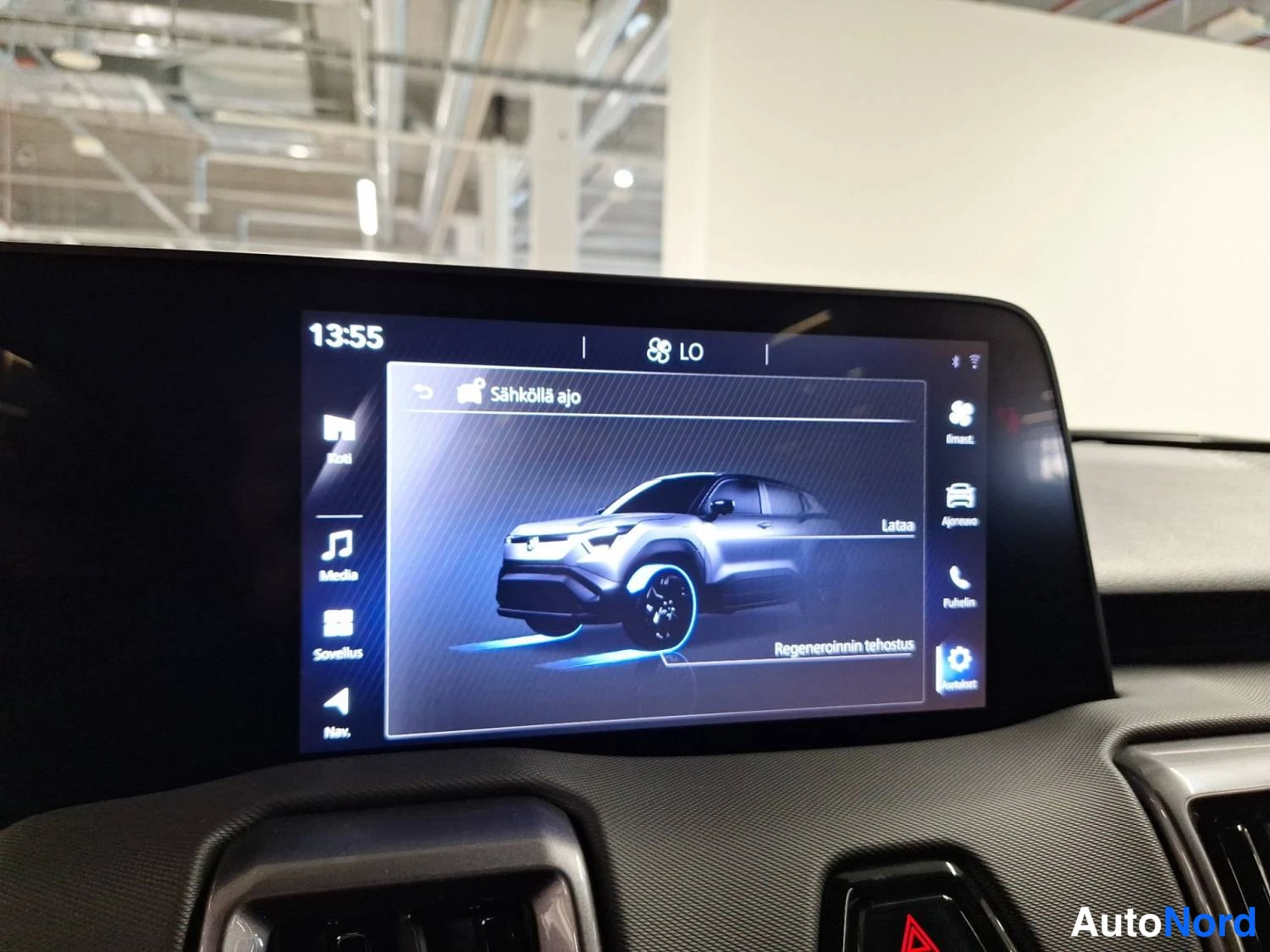 Sininen Suzuki E vitara 2026, kuva 19