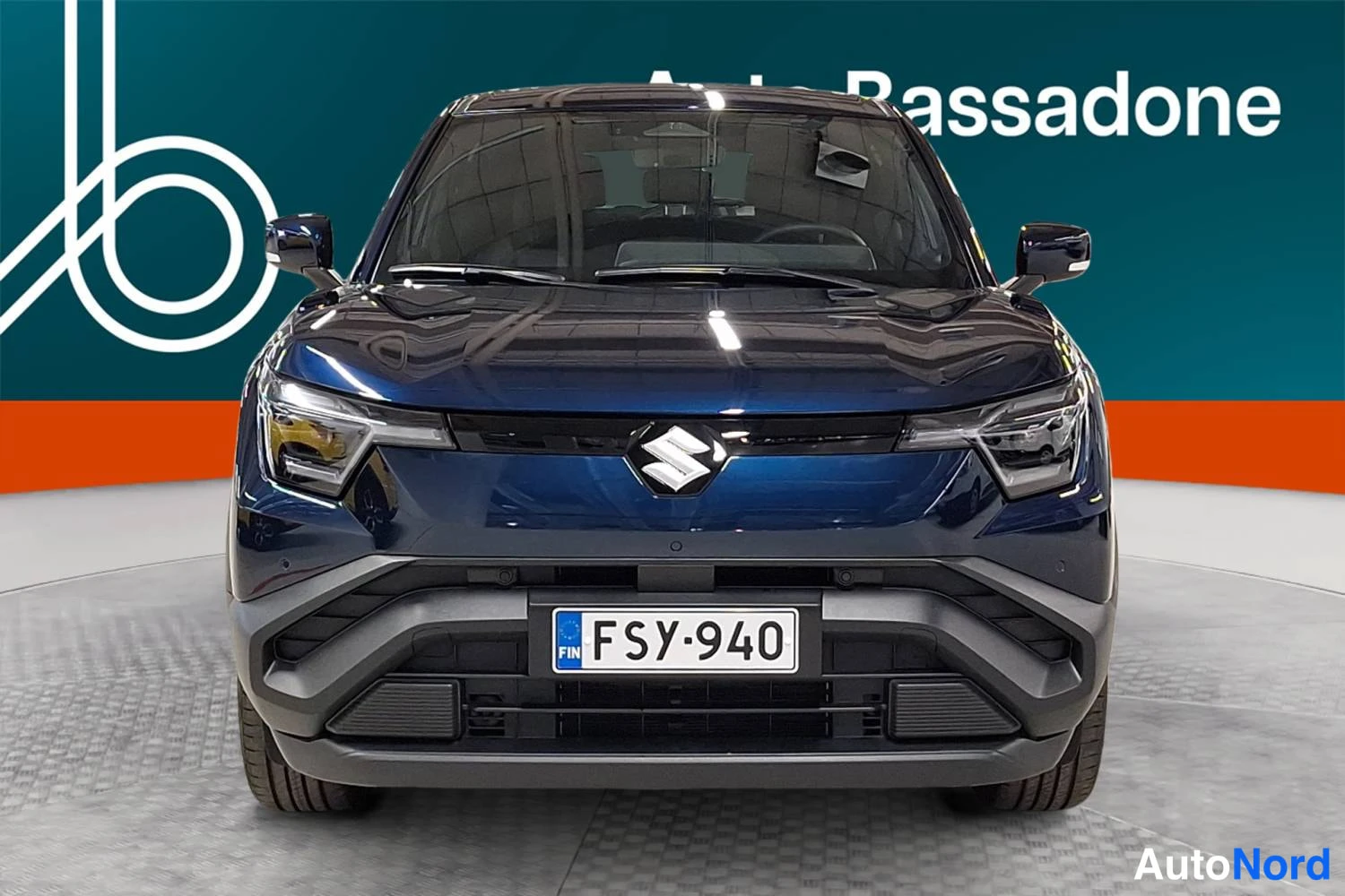 Sininen Suzuki E vitara 2026, edestä, kuva 3