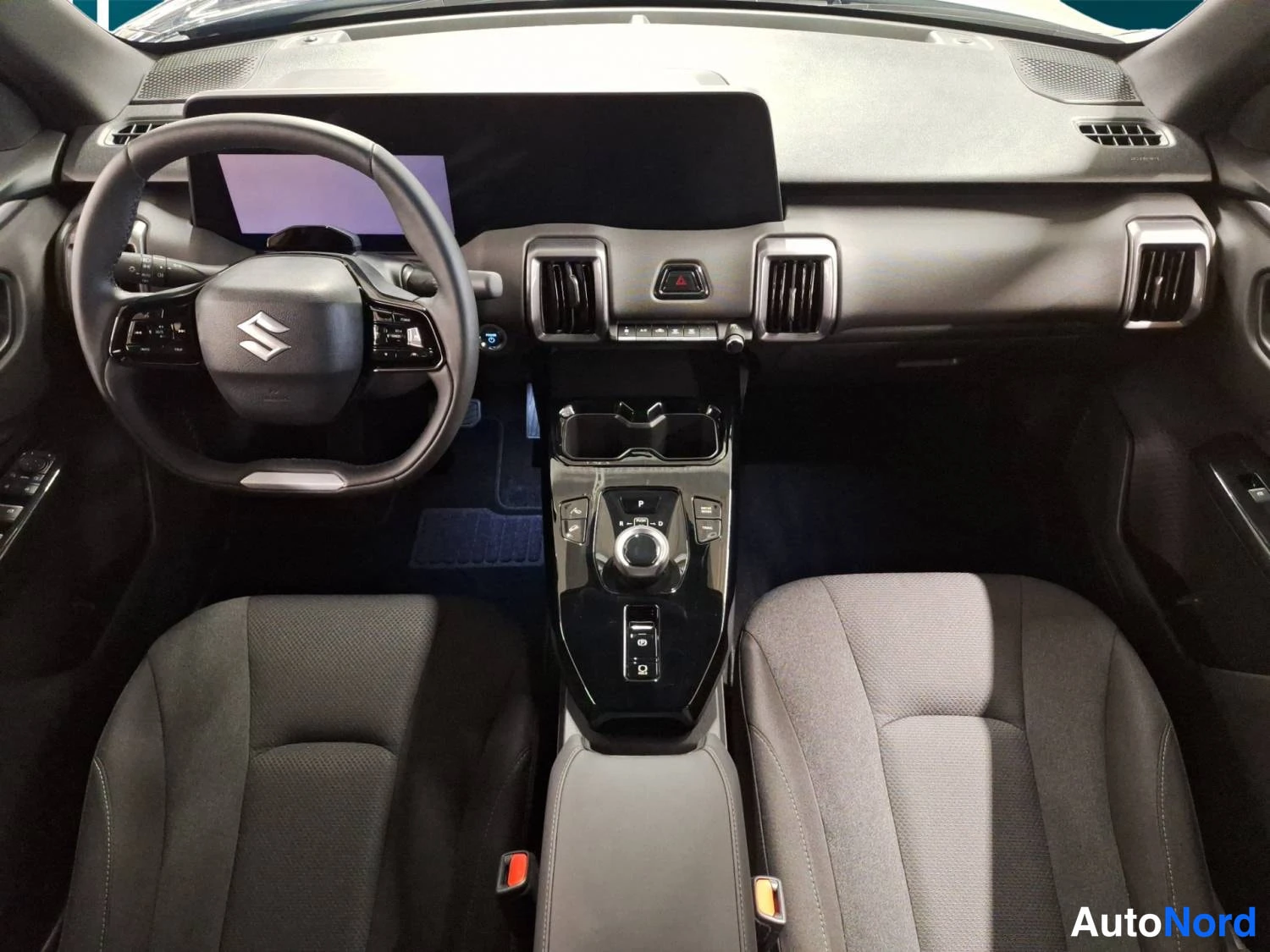 Sininen Suzuki E vitara 2026, kuva 8