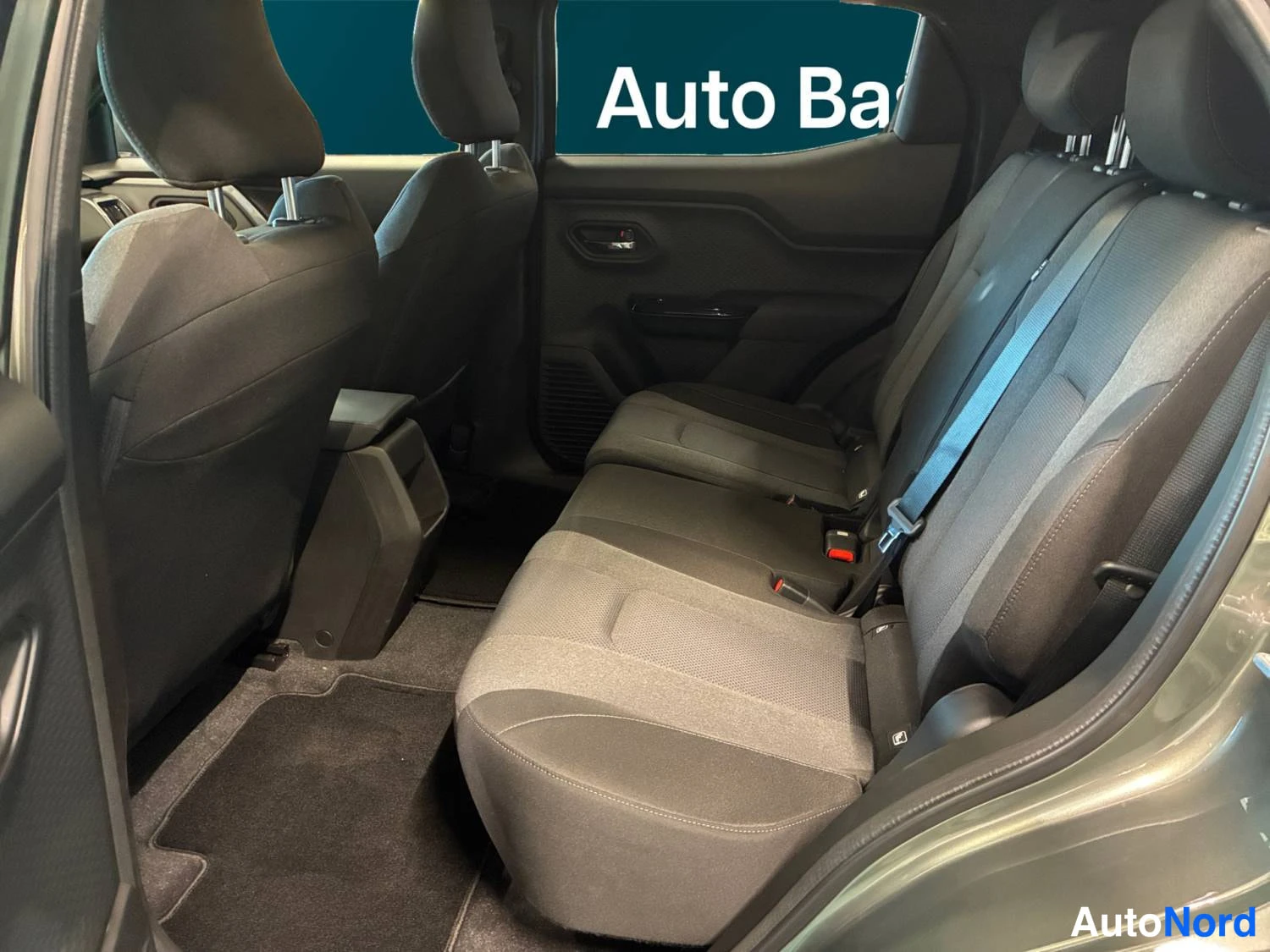 Vihreä Suzuki E vitara 2026, kuva 13