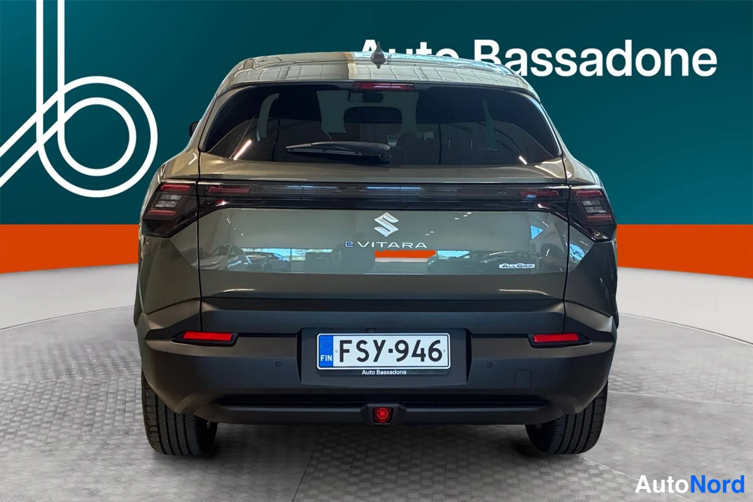 Vihreä Suzuki E vitara 2026, takaa, kuva 8