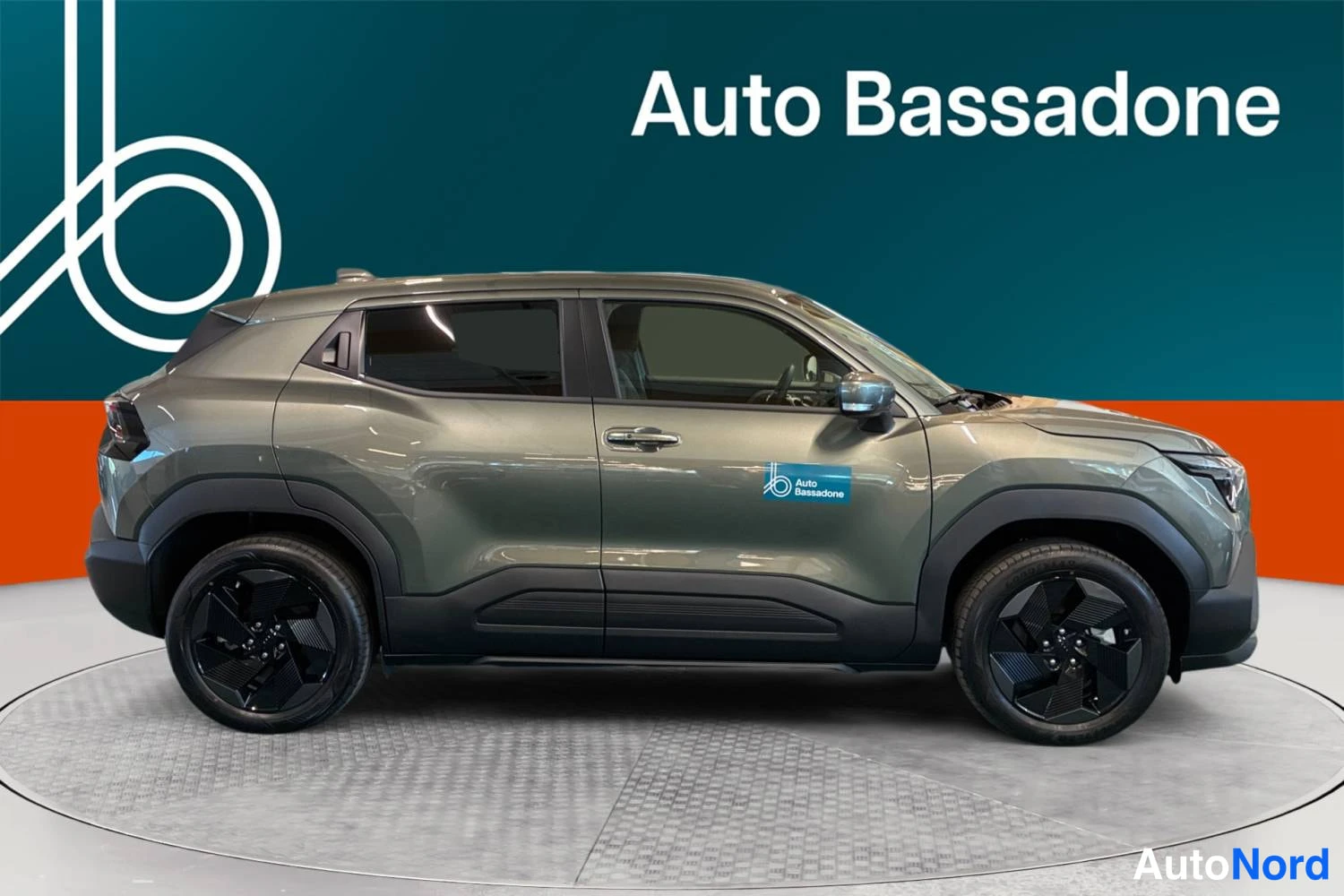 Vihreä Suzuki E vitara 2026, sivulta, kuva 5