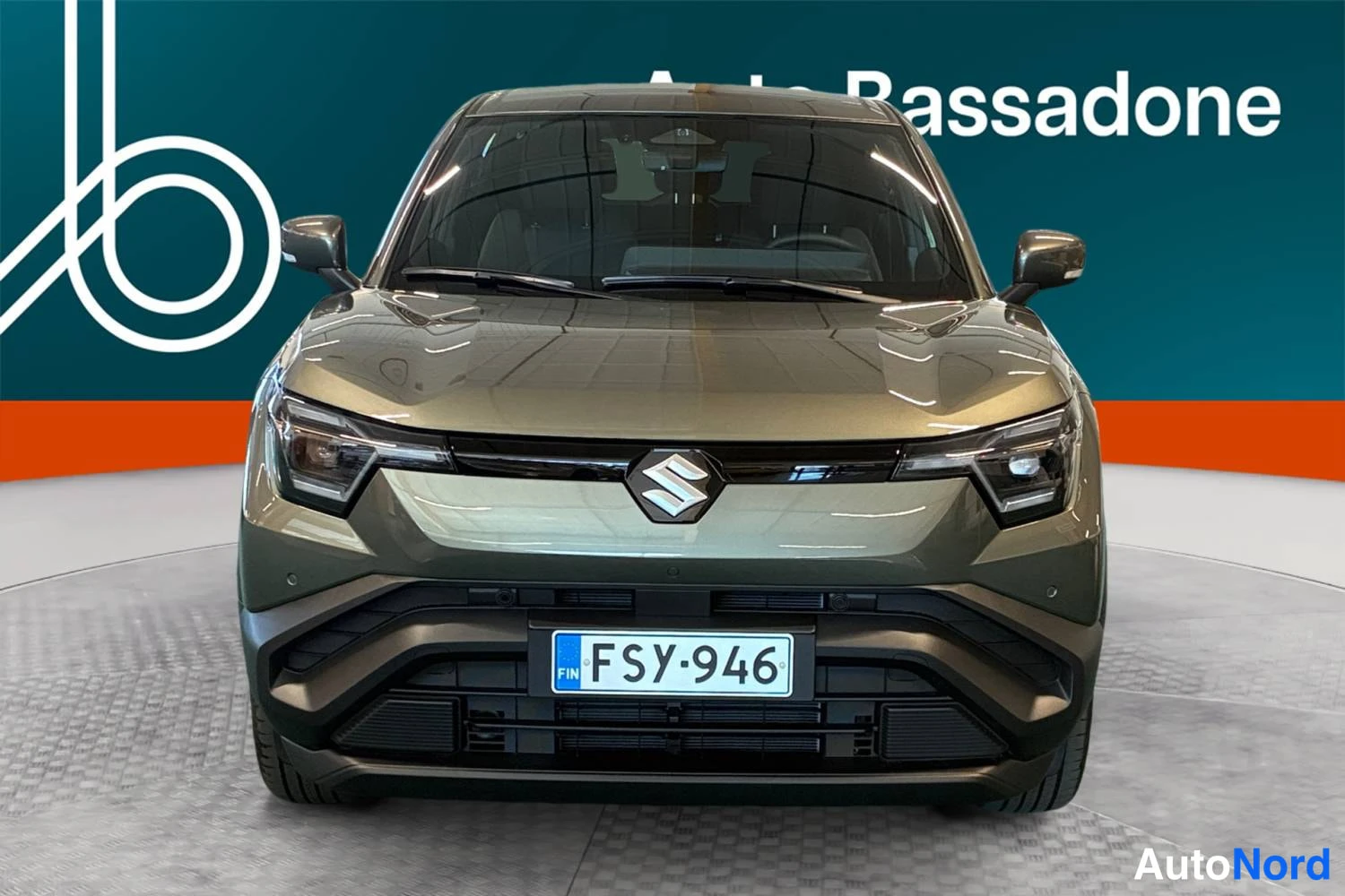 Vihreä Suzuki E vitara 2026, edestä, kuva 3