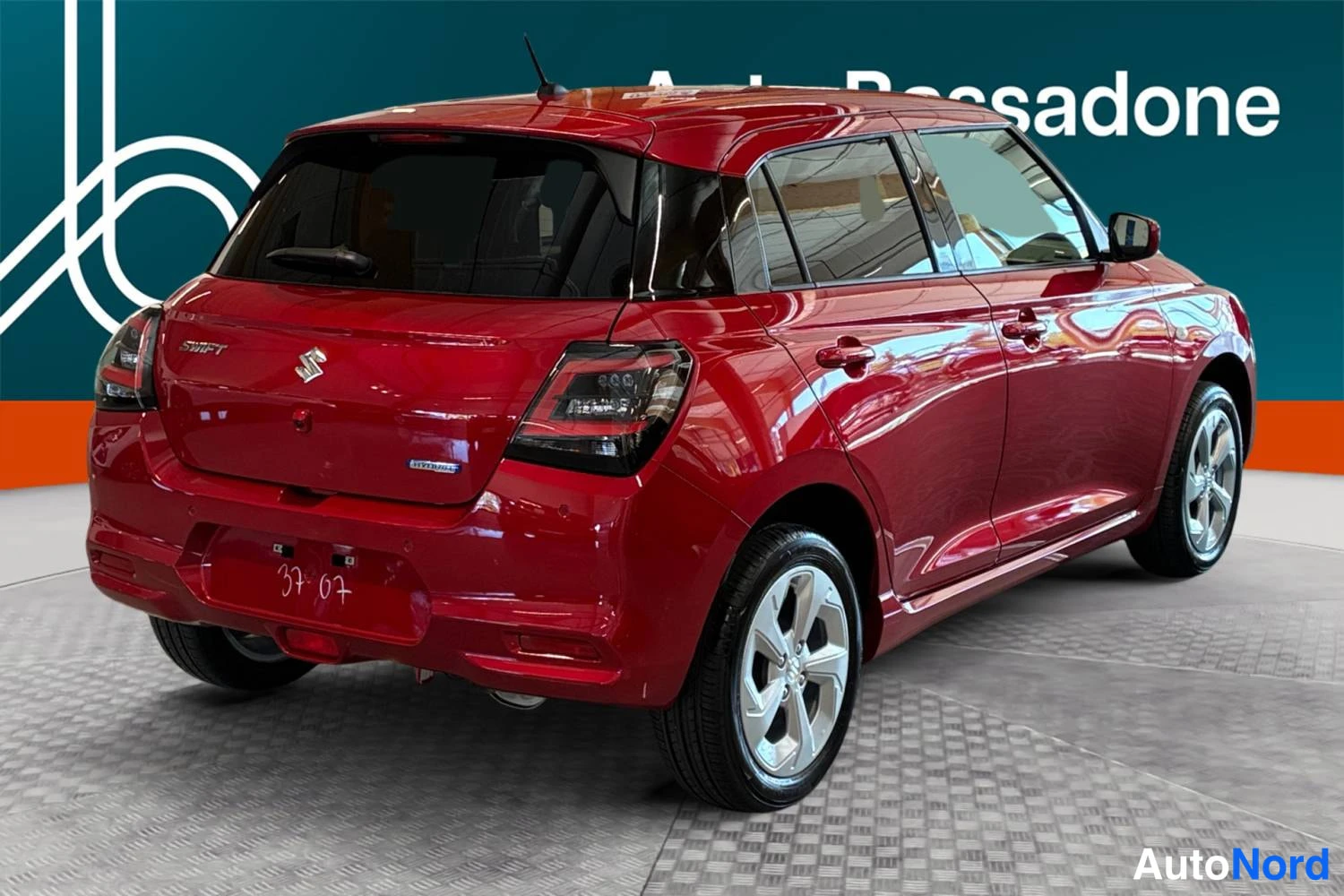 Punainen Suzuki Swift 2026, takaviisto, kuva 8