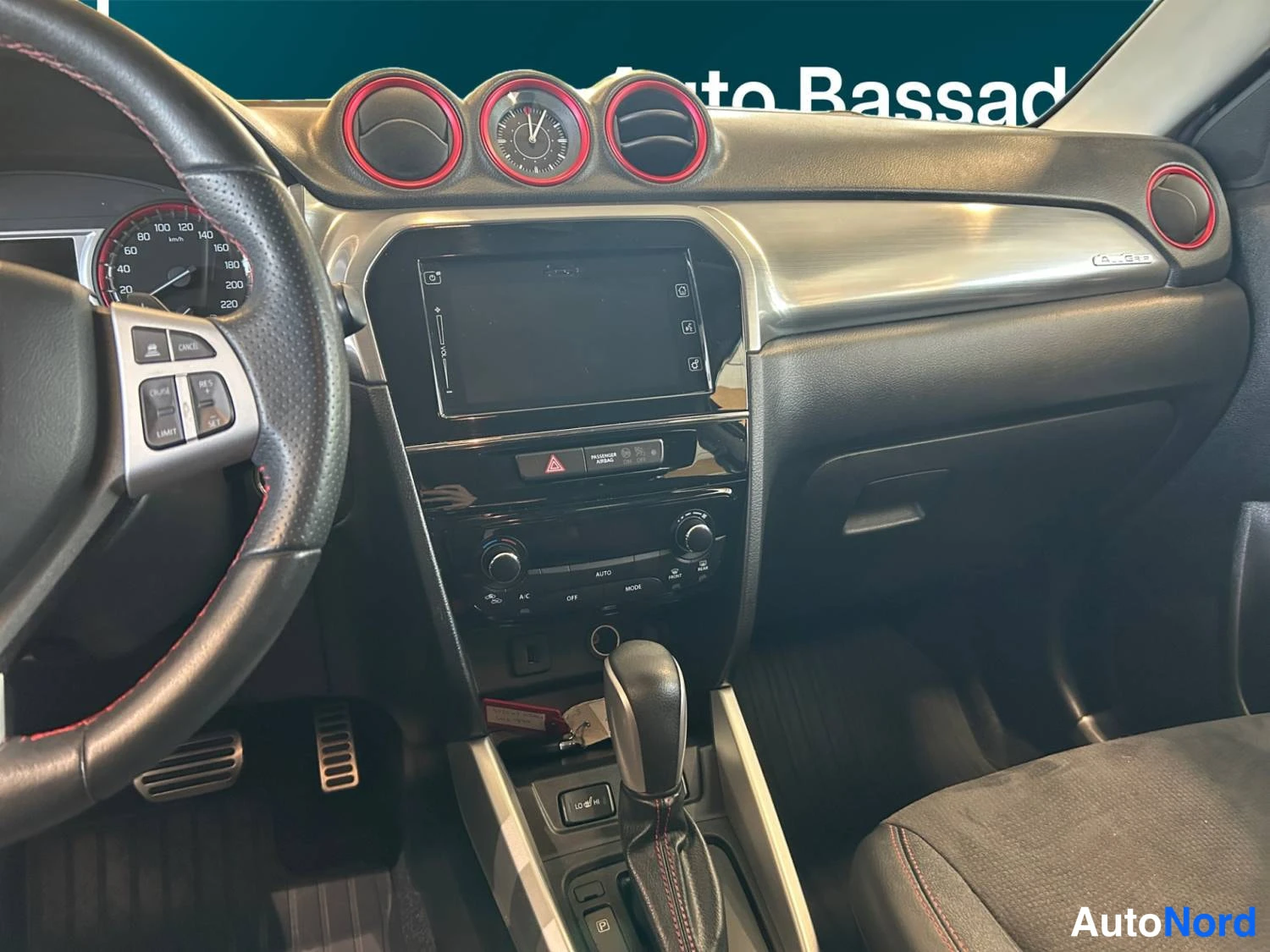Hopea Suzuki Vitara 2017, kuva 13