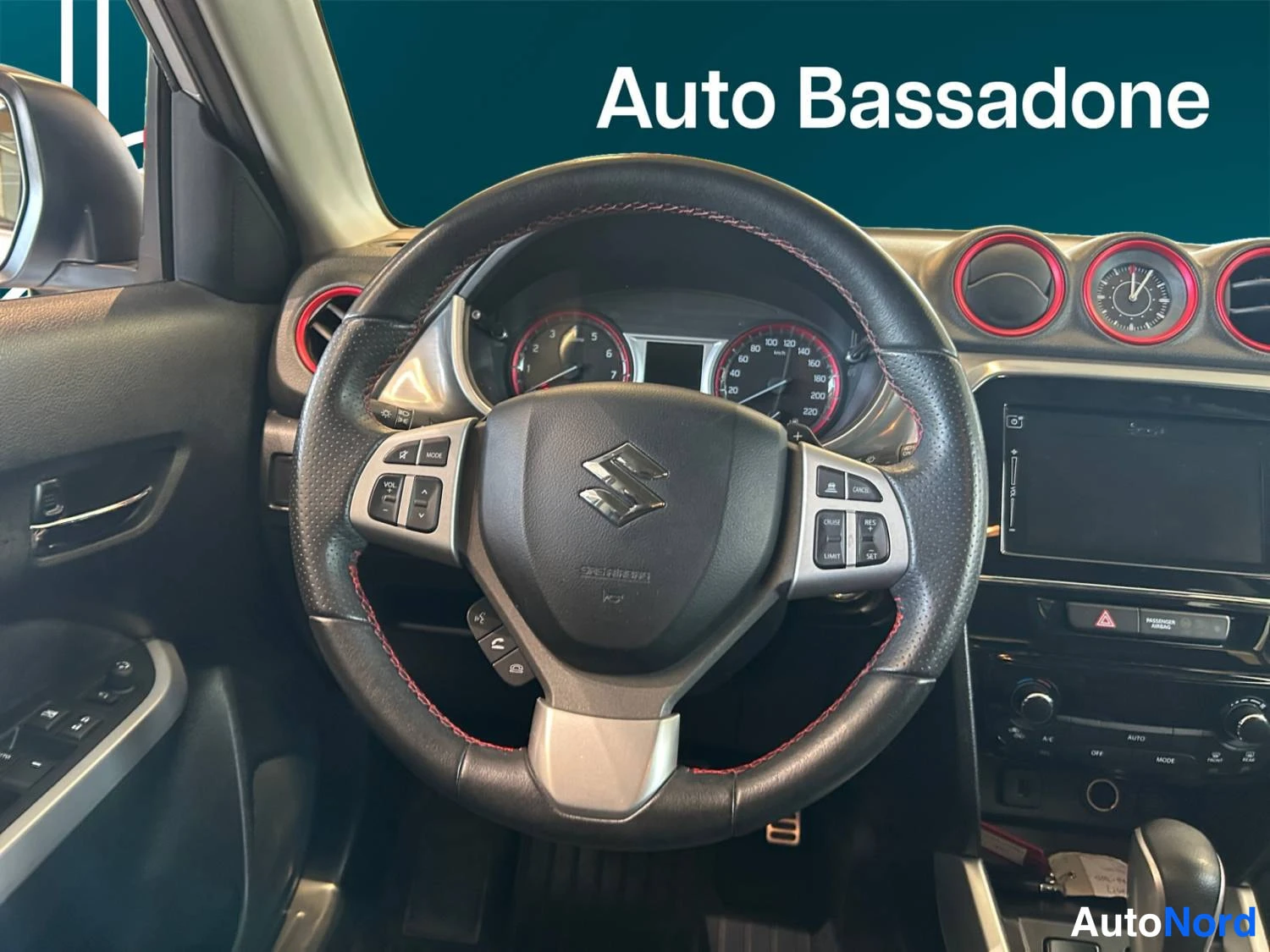 Hopea Suzuki Vitara 2017, kuva 14