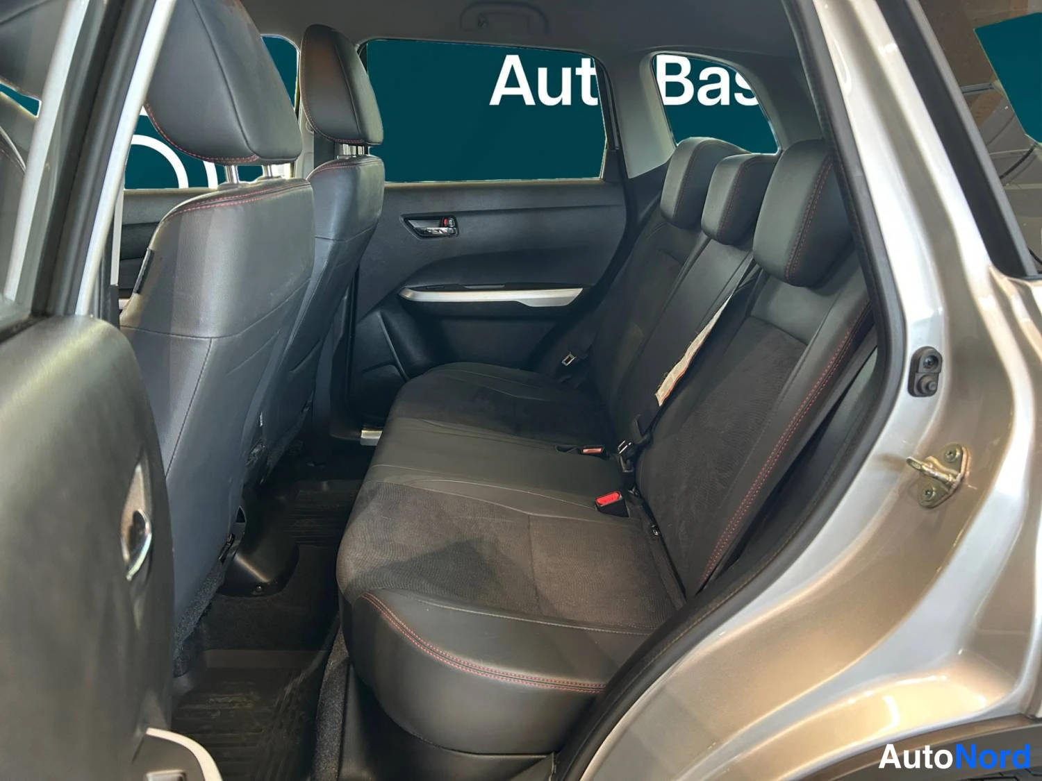 Hopea Suzuki Vitara 2017, kuva 15