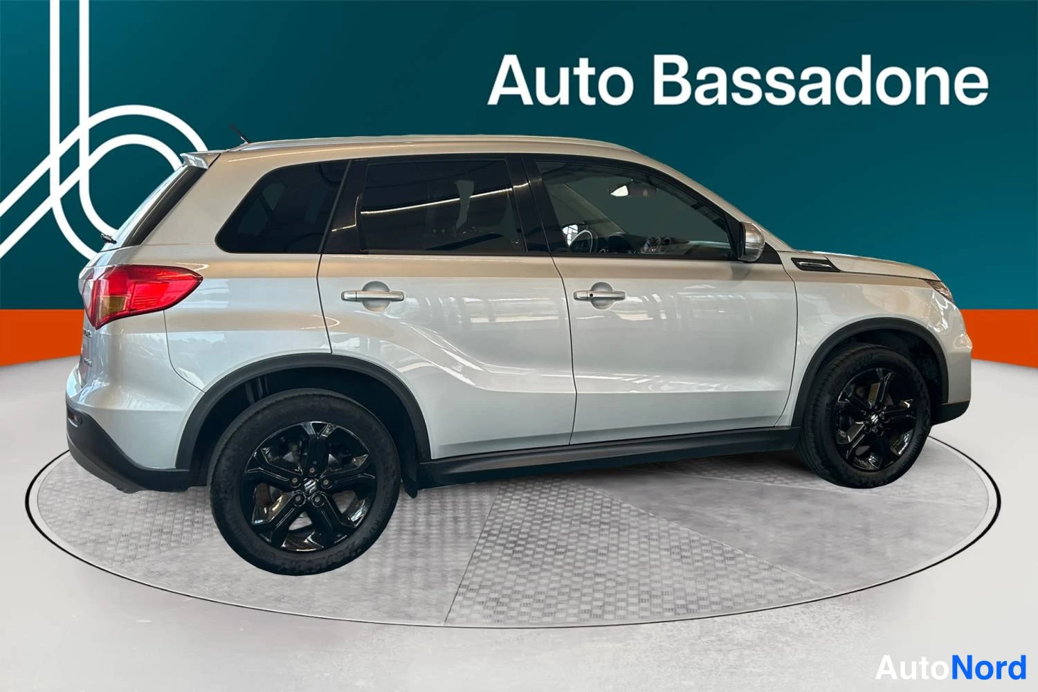 Hopea Suzuki Vitara 2017, sivulta, kuva 6