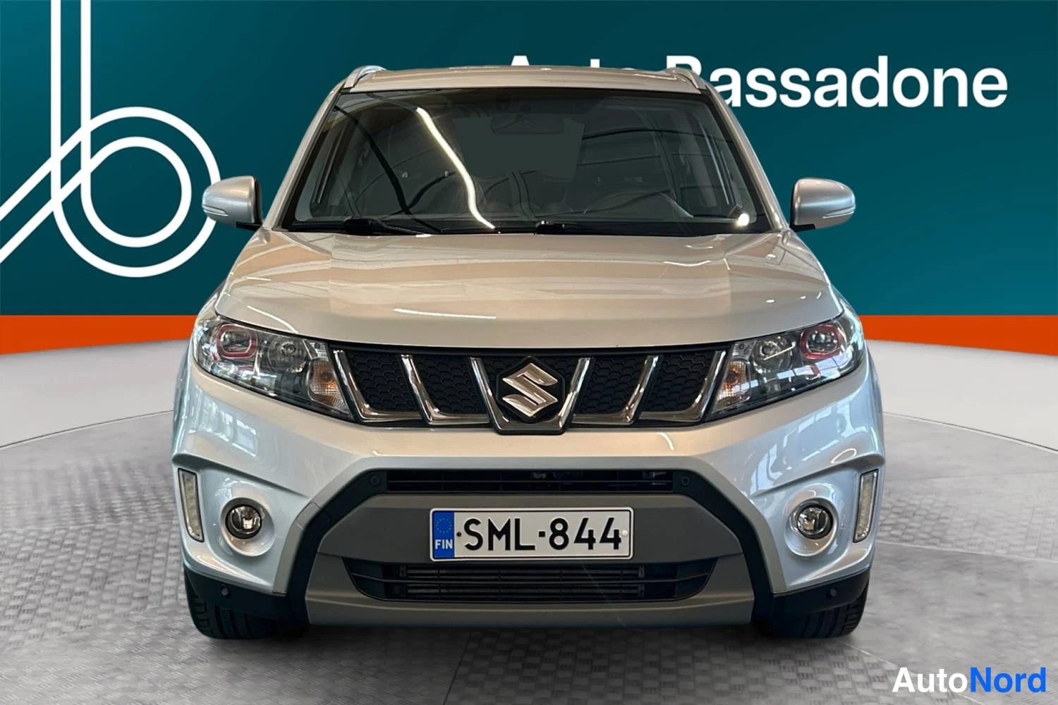 Hopea Suzuki Vitara 2017, edestä, kuva 5