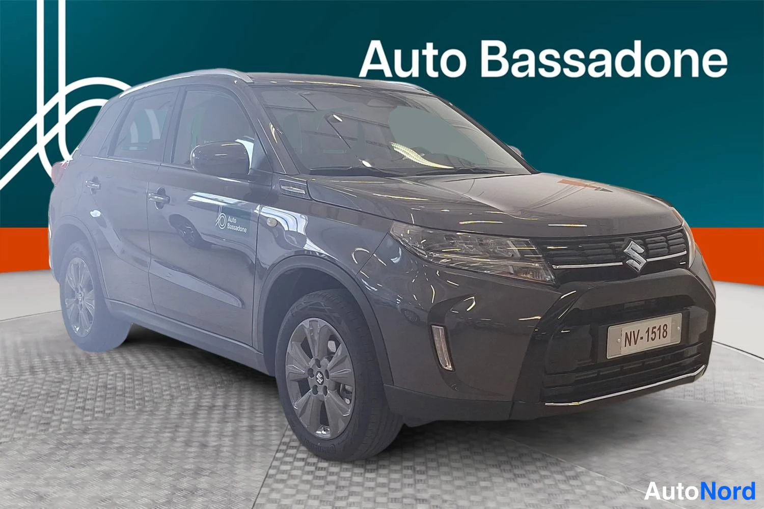 Harmaa Suzuki Vitara 2026, kuva 10