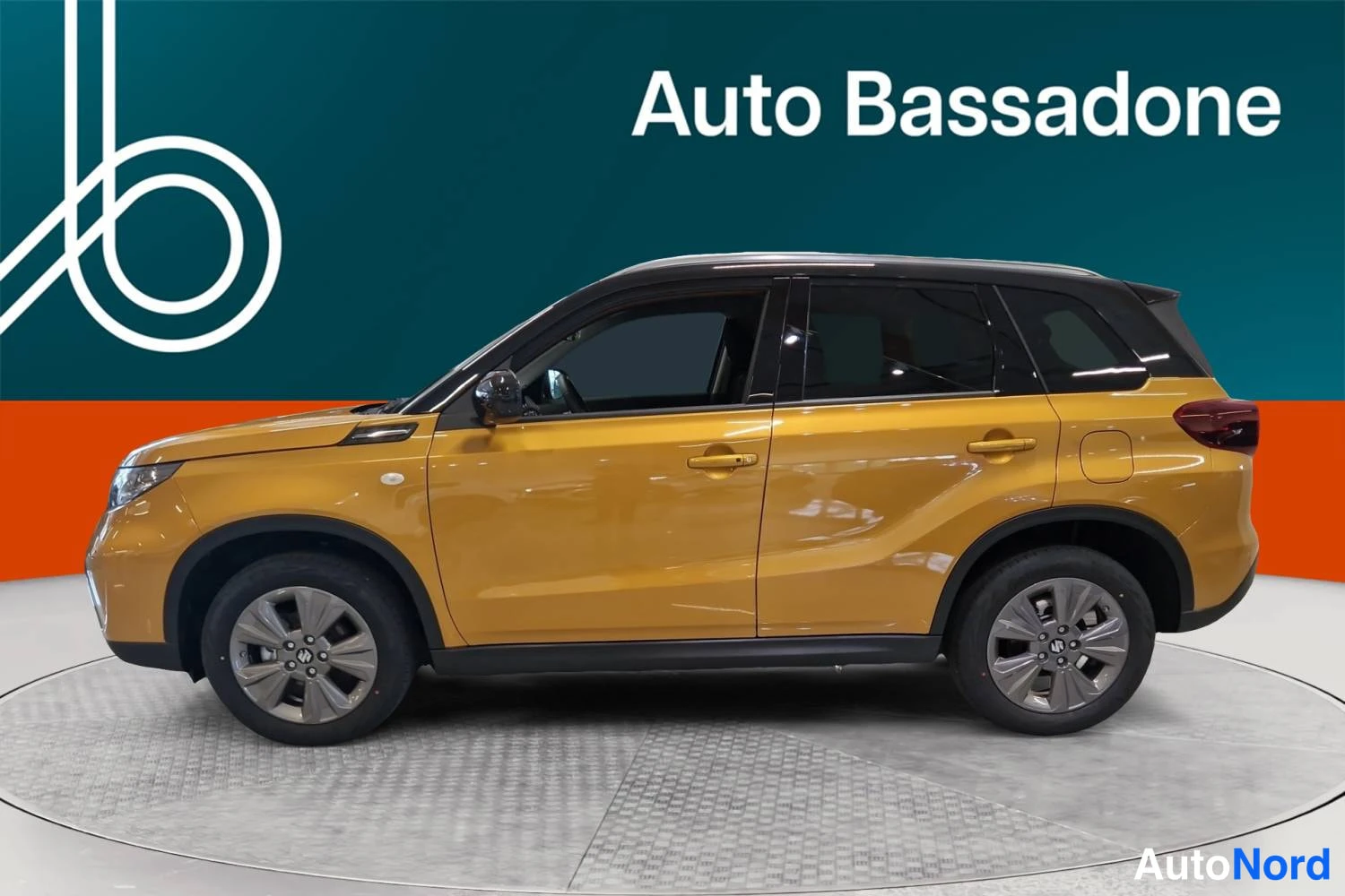 Keltainen Suzuki Vitara 2026, sivulta, kuva 5
