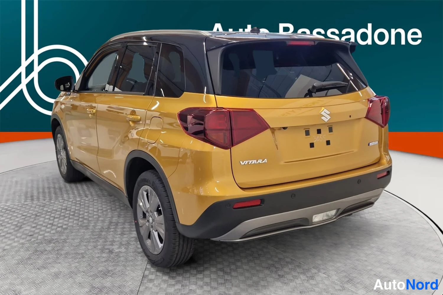 Keltainen Suzuki Vitara 2026, takaviisto, kuva 6