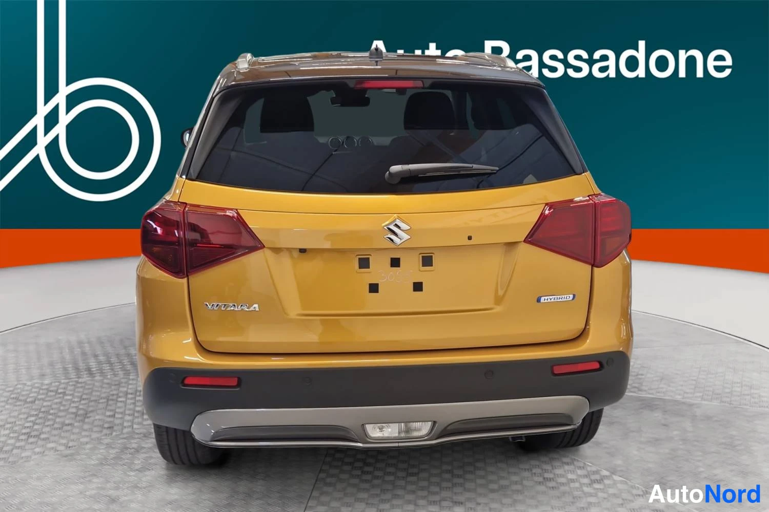 Keltainen Suzuki Vitara 2026, takaa, kuva 7
