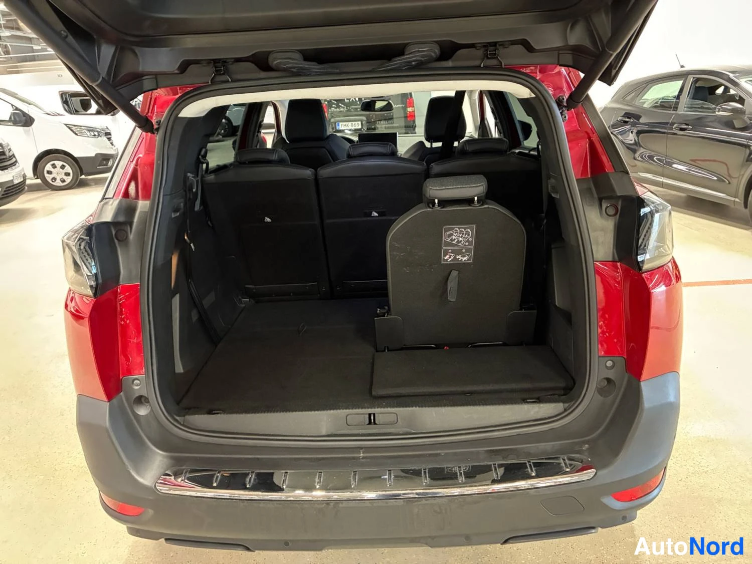 Punainen Peugeot 5008 2021, takaa, kuva 9