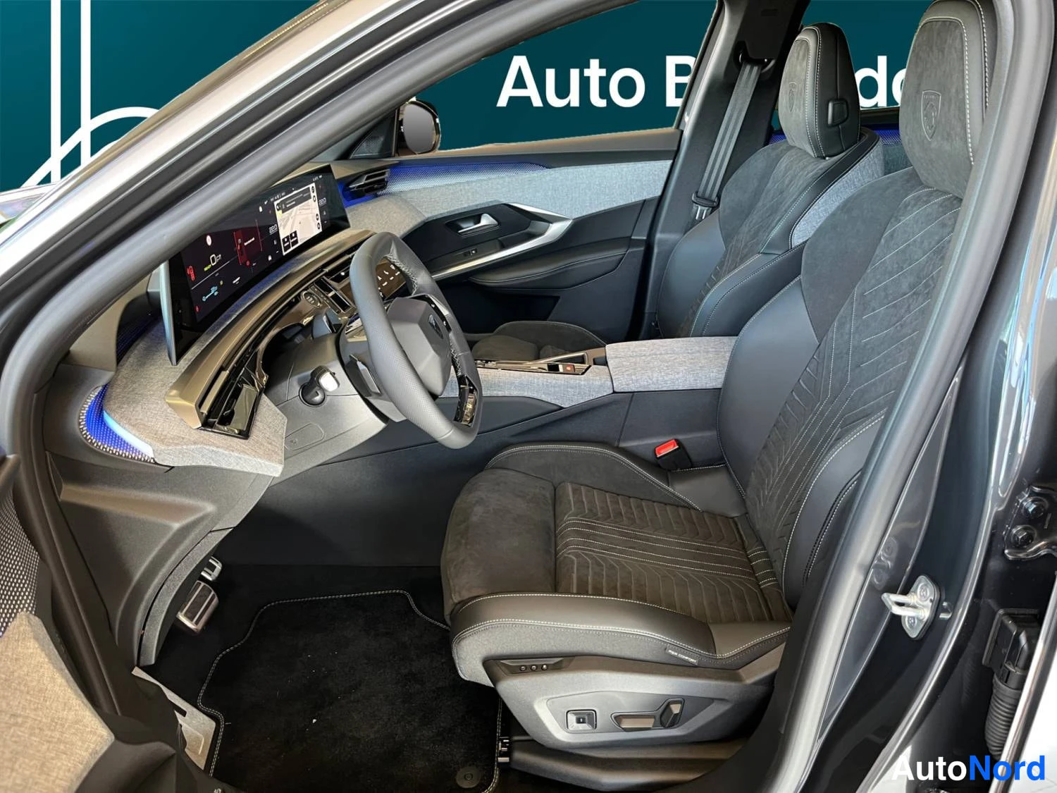 Harmaa Peugeot 5008 2026, kuva 8