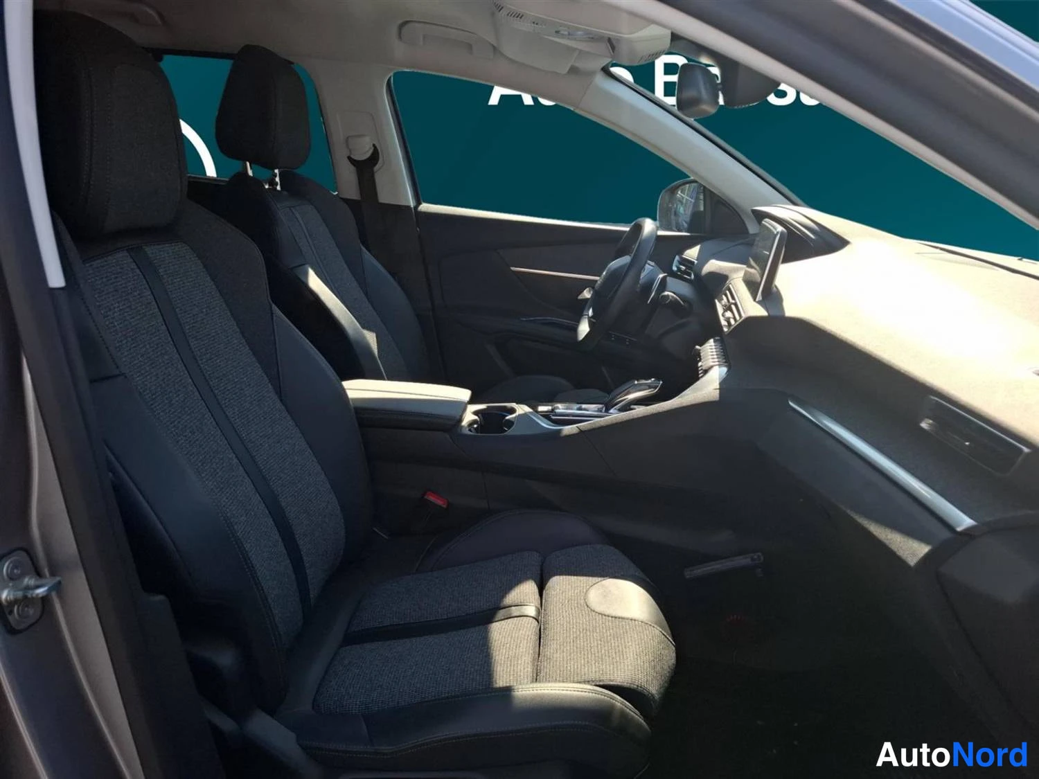 Hopea Peugeot 5008 2019, kuva 13
