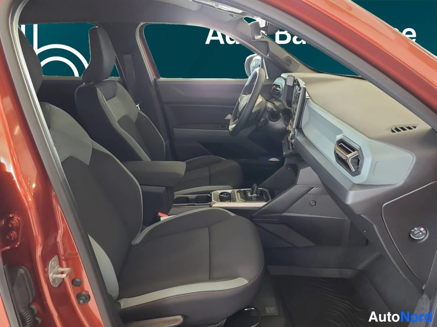 Punainen Dacia Duster 2026, kuva 15