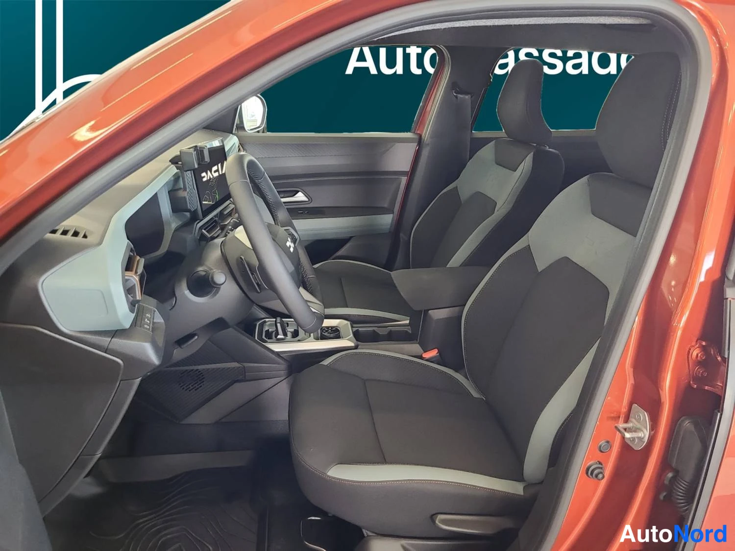 Punainen Dacia Duster 2026, kuva 9