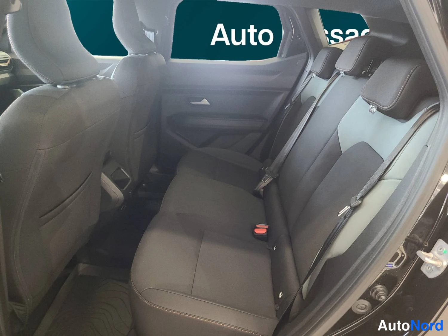 Musta Dacia Duster 2026, kuva 16