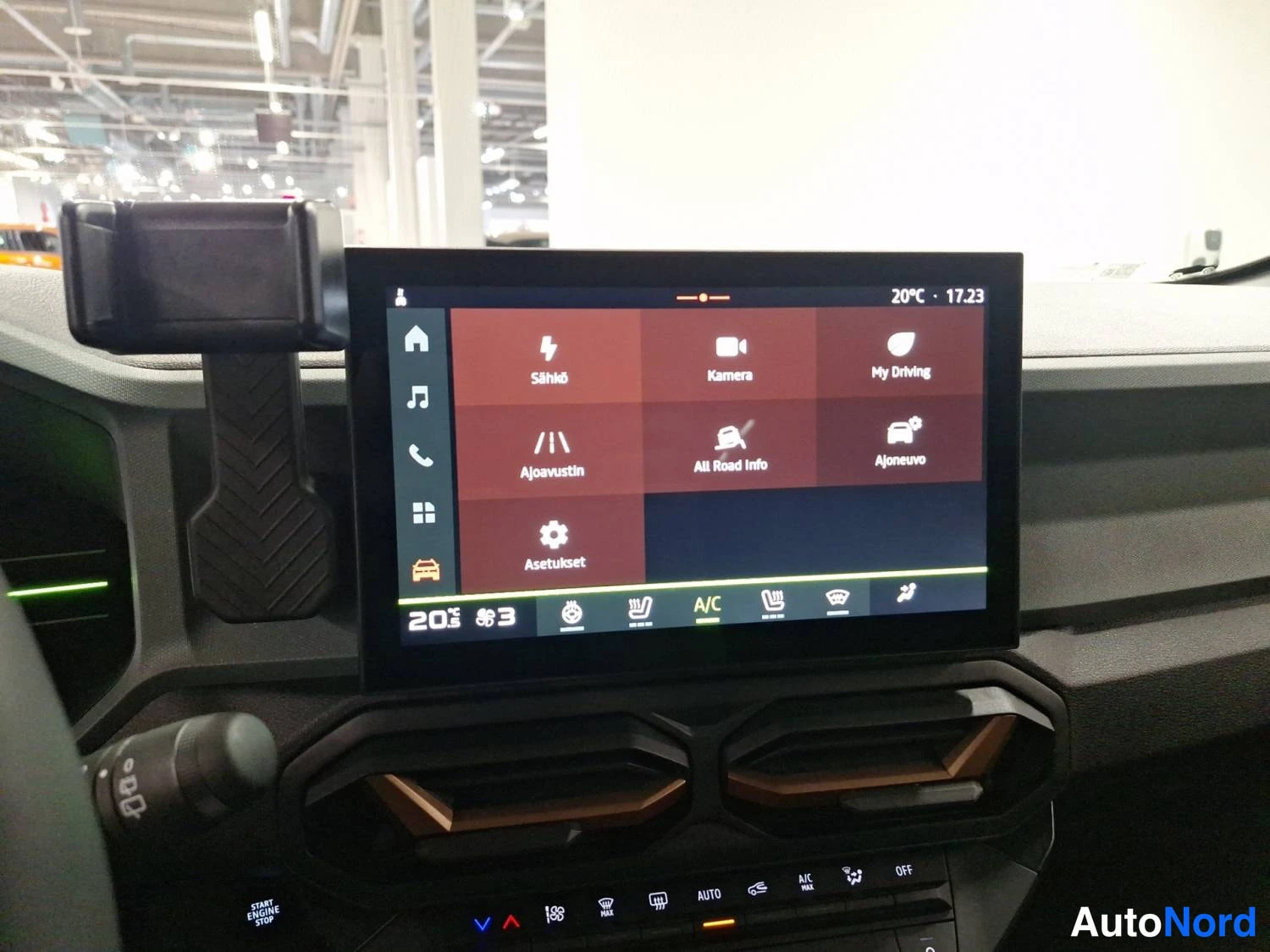 Valkoinen Dacia Duster 2026, kuva 17