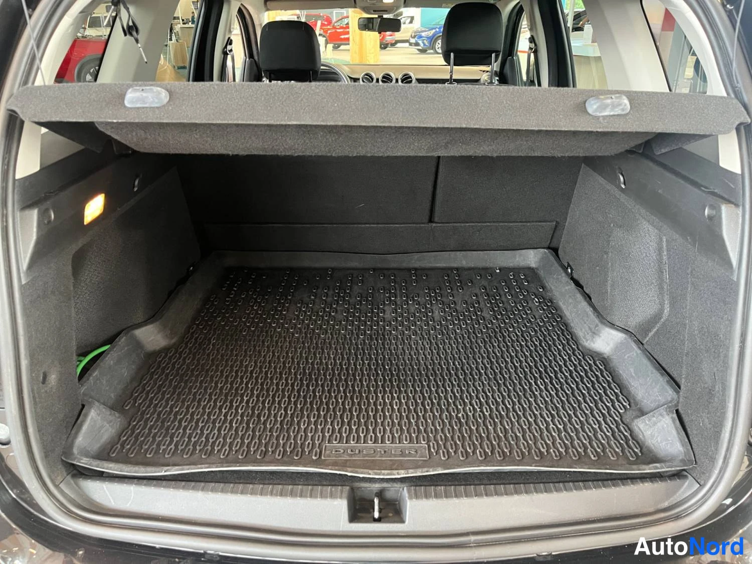 Musta Dacia Duster 2020, kuva 13