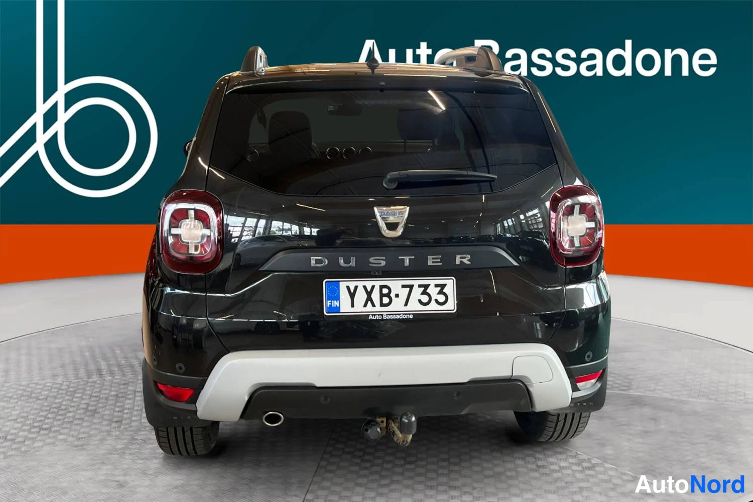 Musta Dacia Duster 2020, takaa, kuva 8