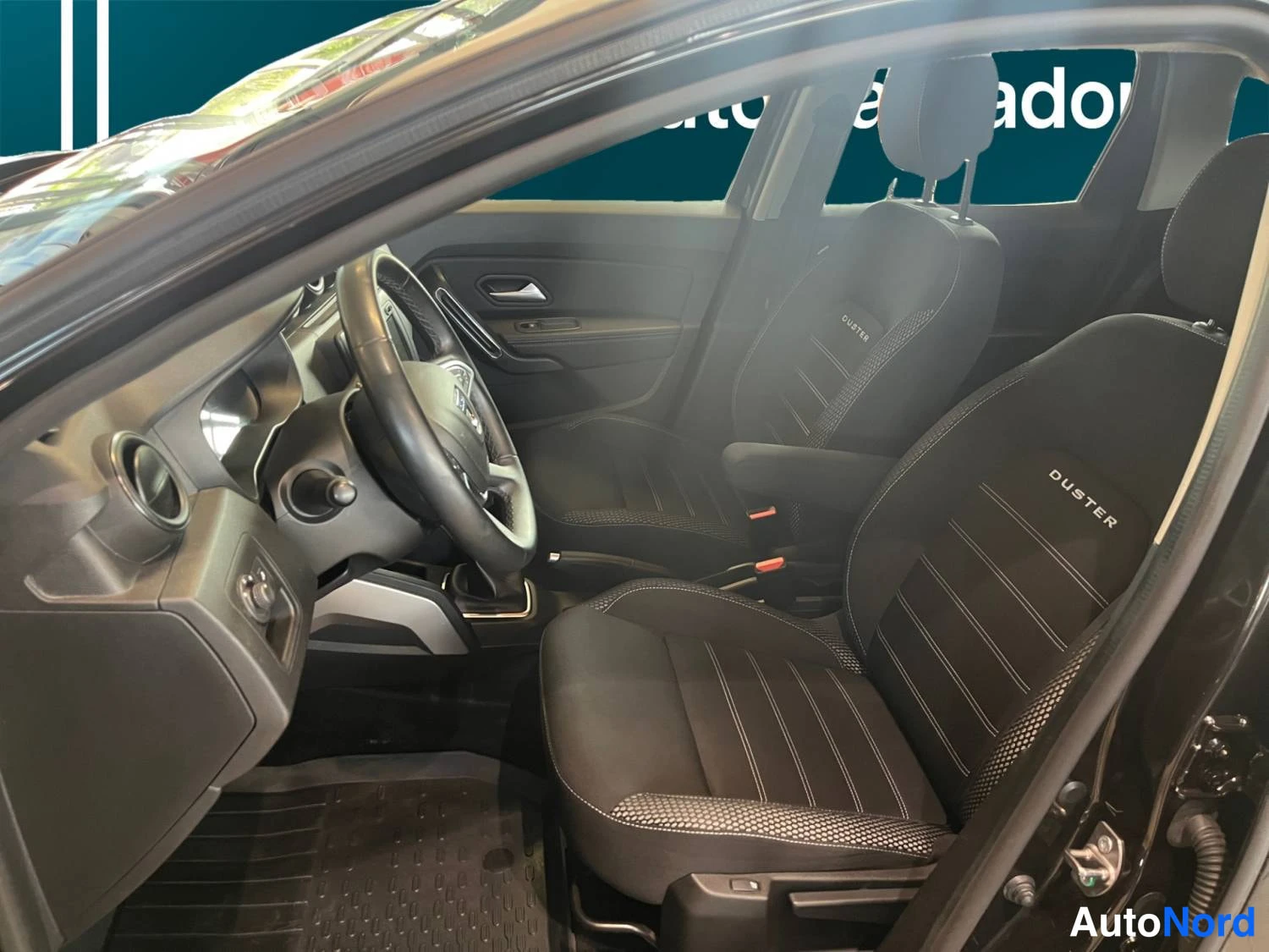 Musta Dacia Duster 2020, kuva 9