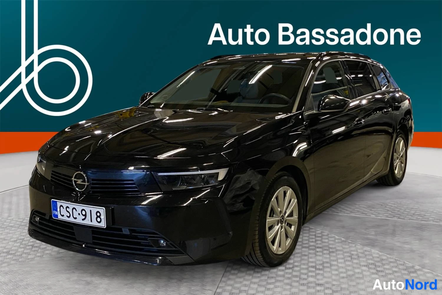 Musta Opel Astra Sports Tourer 2024, kuva 20