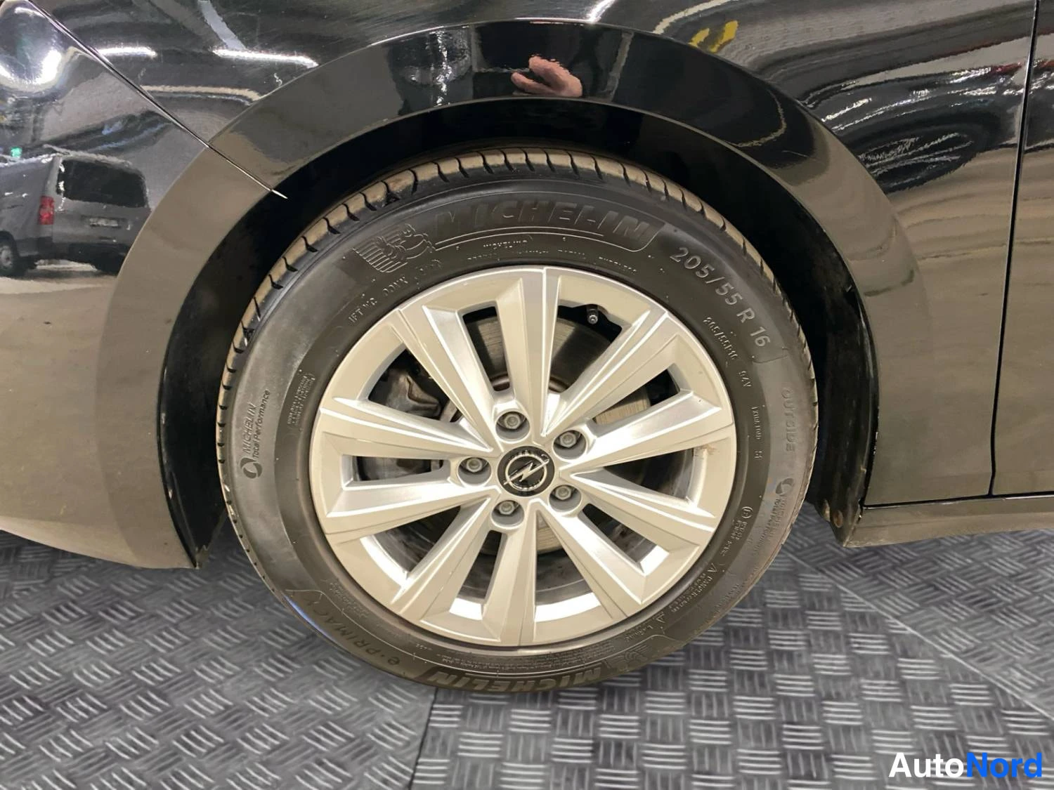 Musta Opel Astra Sports Tourer 2024, kuva 15
