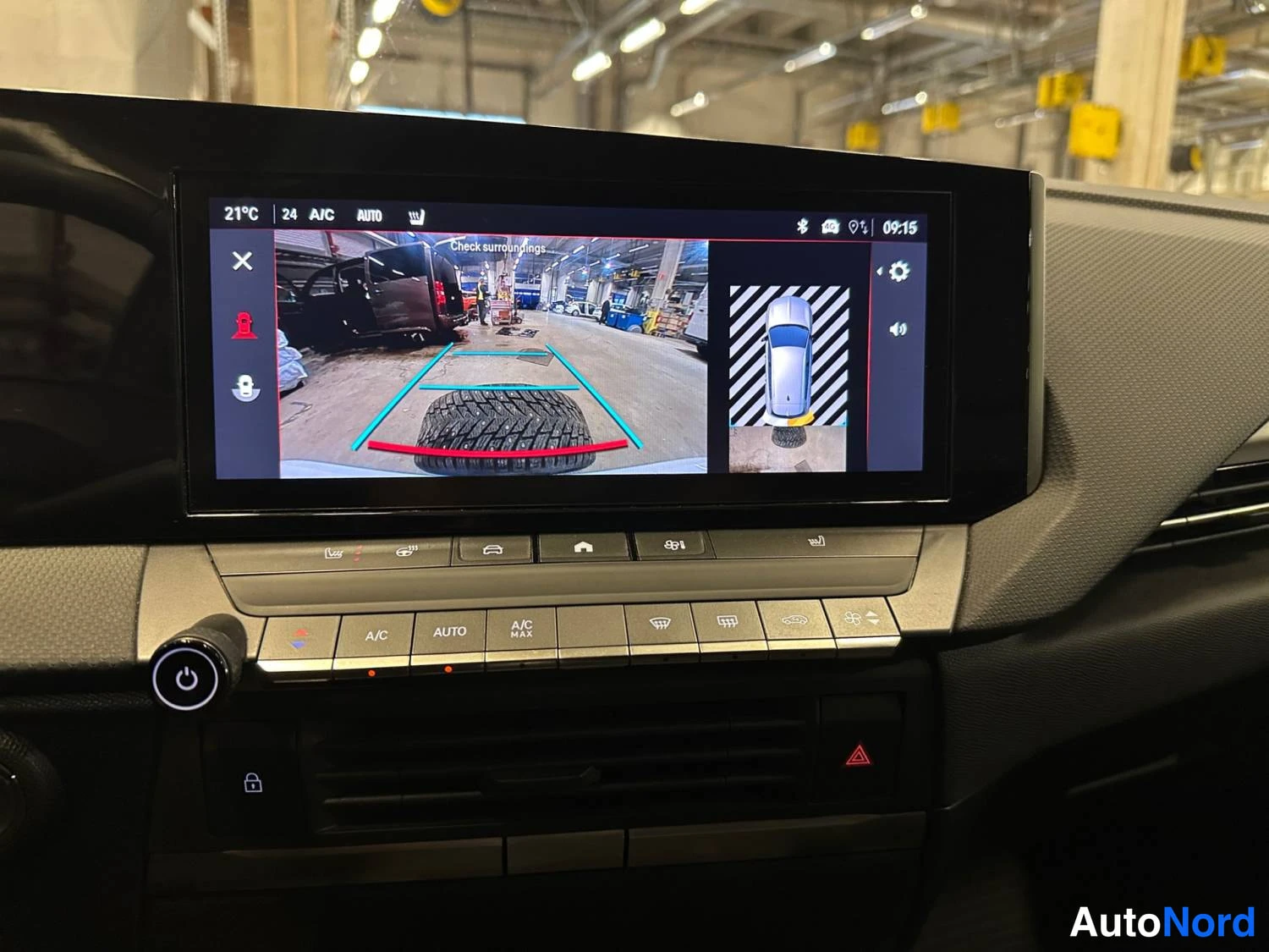 Valkoinen Opel Astra 2024, kuva 23