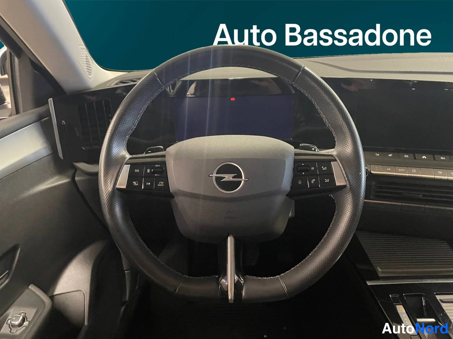 Grå Opel Astra Sports Tourer 2024, bild 17