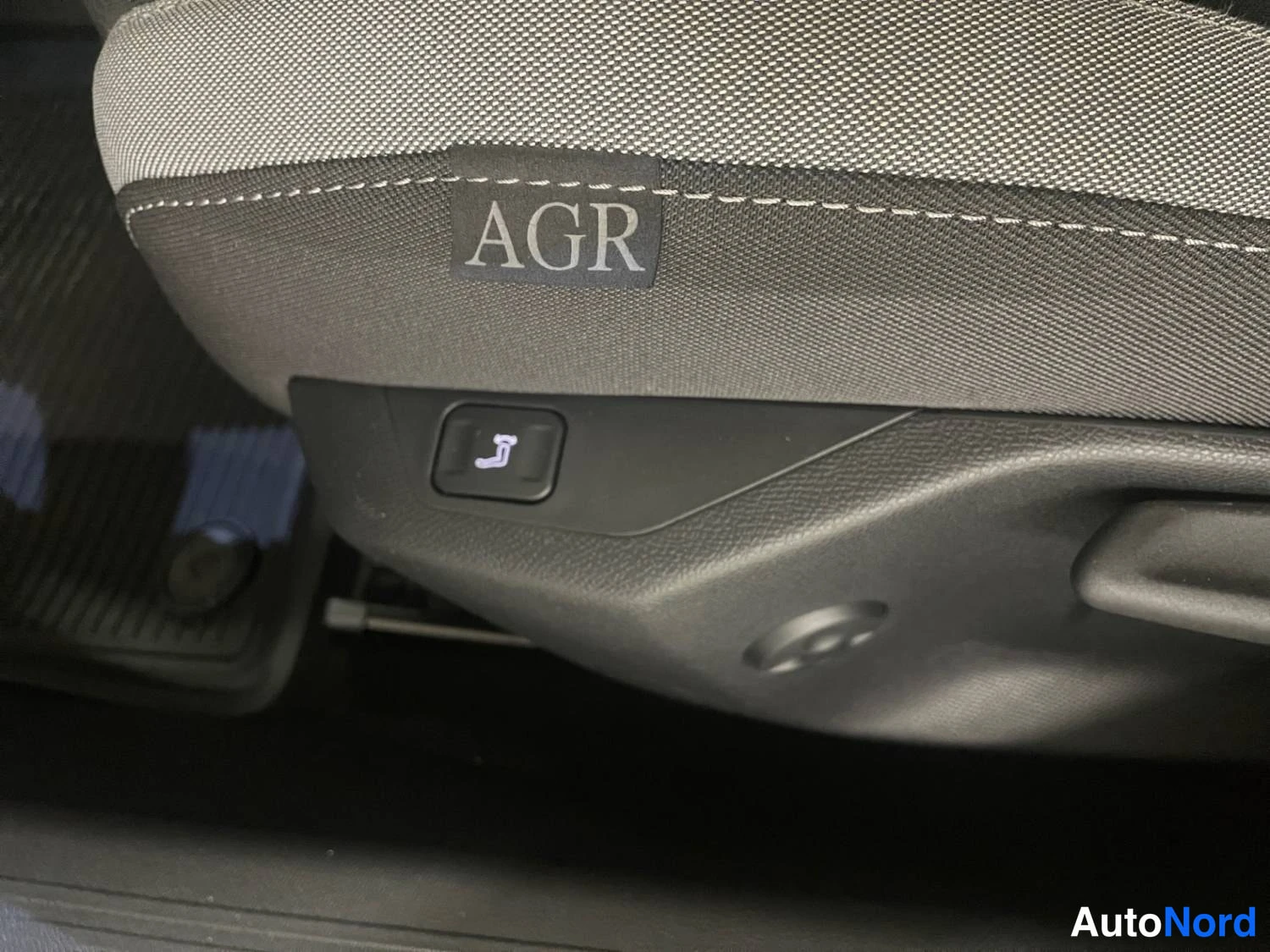 Grå Opel Astra Sports Tourer 2024, bild 8
