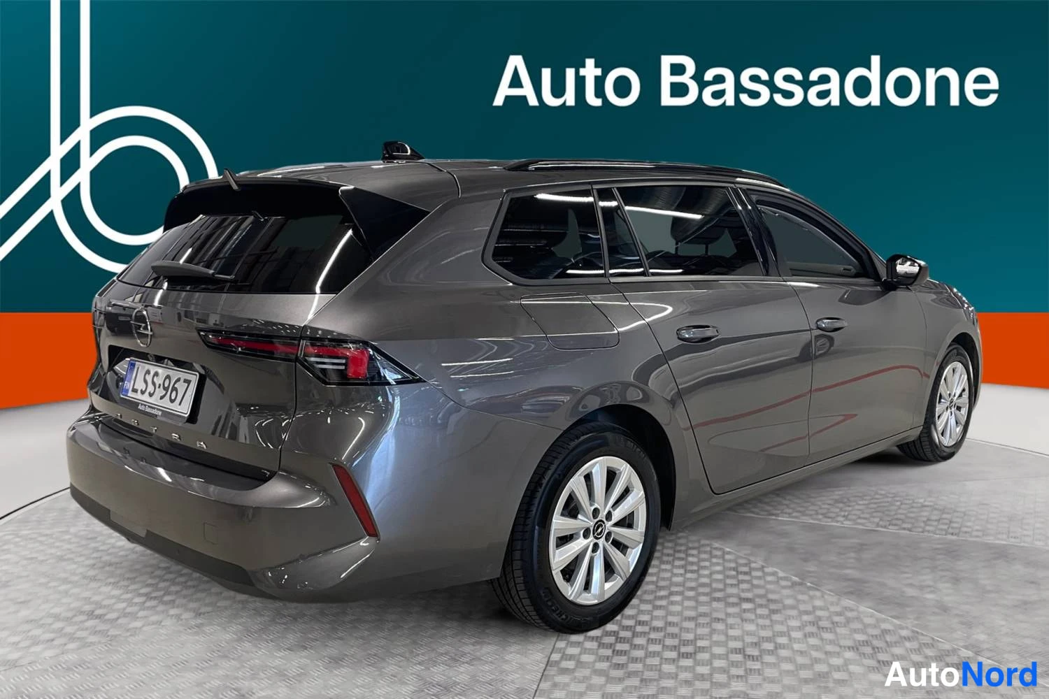 Grå Opel Astra Sports Tourer 2024, bild 12